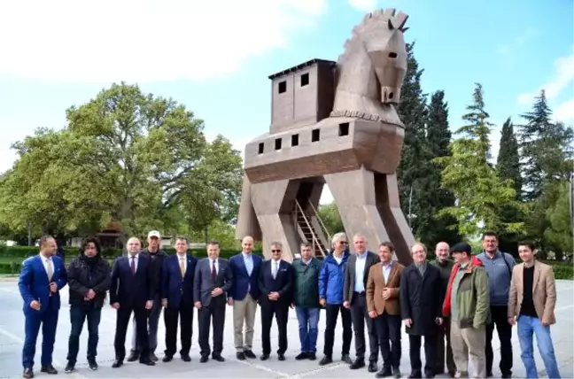 Turizm Yazarları Troia Antik Kenti'ni Gezdi