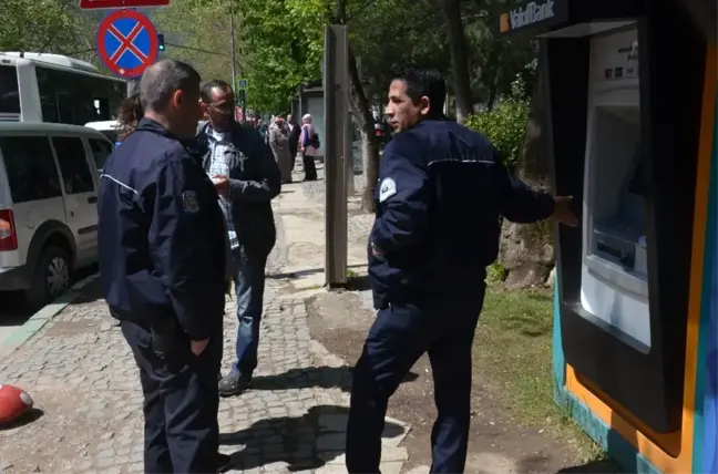 Banka Atm'sinde Düzenek İddiası Polisi Alarma Geçirdi