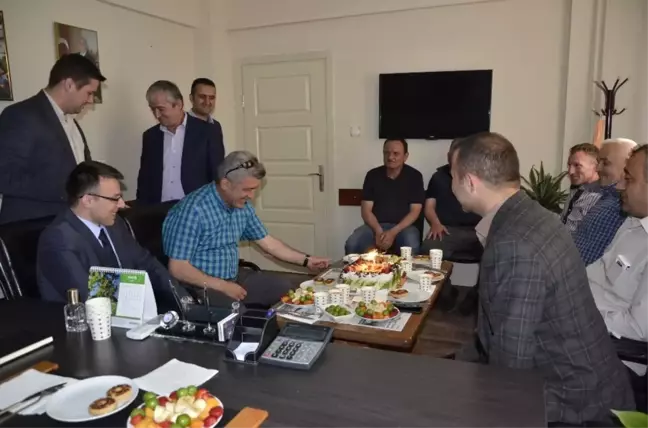 Başkan Muzaffer Yiğit'e Sürpriz Doğum Günü
