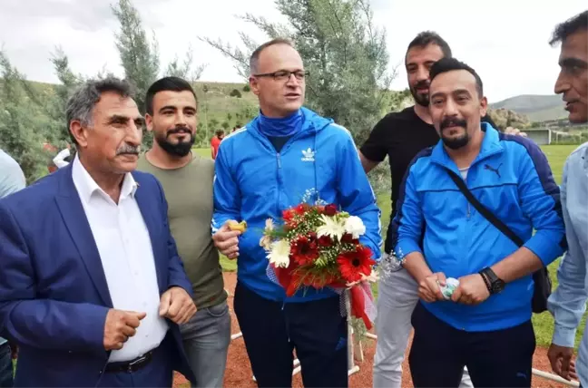 Suriyeli Çocuklardan Evkur Yeni Malatyaspor'a Ziyaret