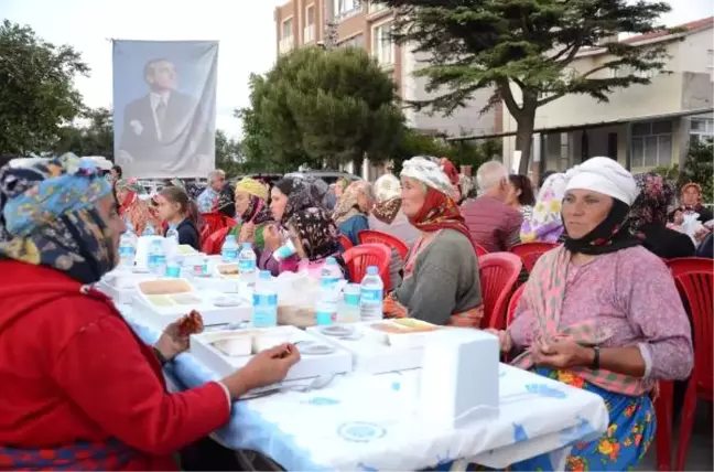 Çanakkale Belediyesi Ayvacıklı Depremzedelere İftar Yemeği Verdi