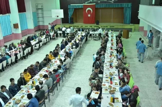 Refahiye'de Vatandaşlar İftarda Buluştu