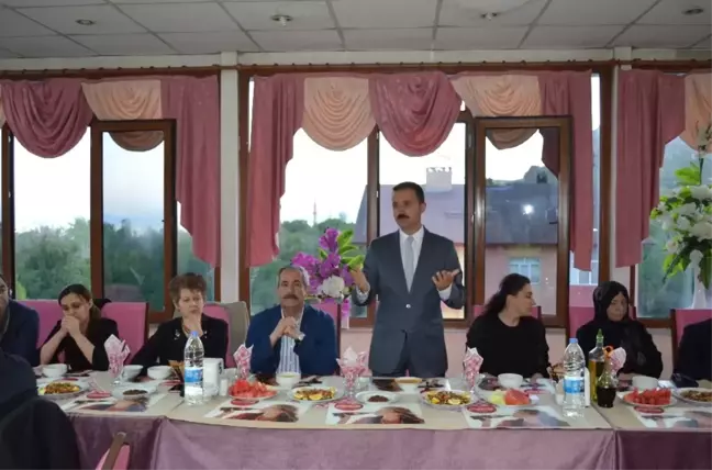 Adilcevaz'da Şehit ve Gazi Aileleri İftar Yemeğinde Buluştu