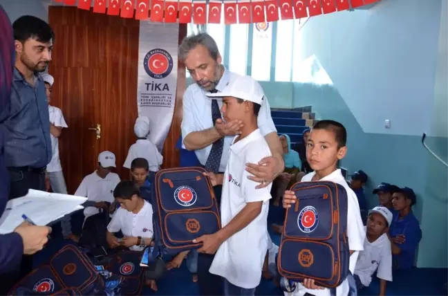Tika Afganistan'da Yetimlerin Yanında