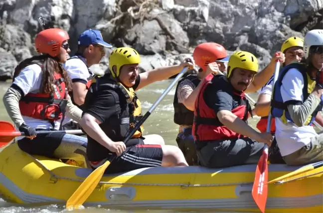 Erzincan Valisi Ali Arslantaş Rafting Yaptı