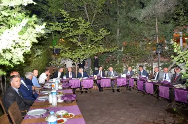 Jandarma Albay Özgür'e Veda Yemeği