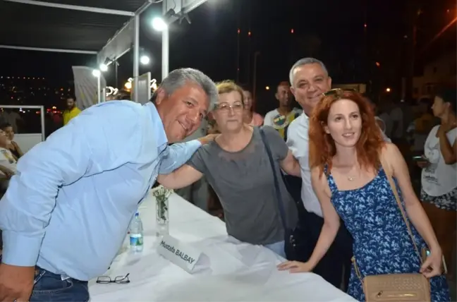 Kuşadası'nda Ünlü Yazarlar Okurlarıyla Buluştu