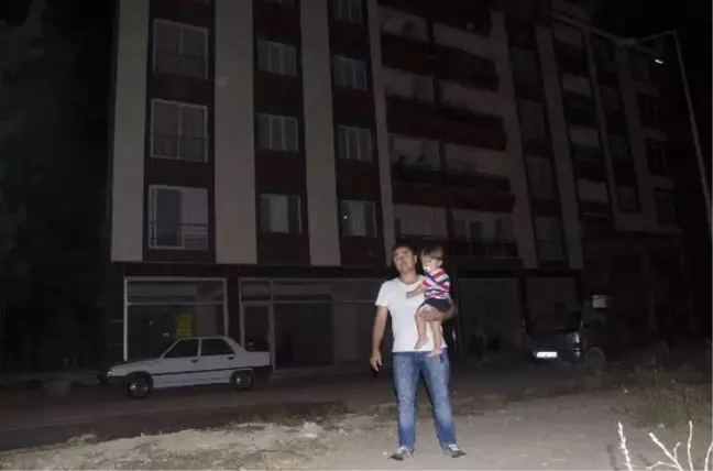 Yunusemre'de Mum Işığında Yaşam
