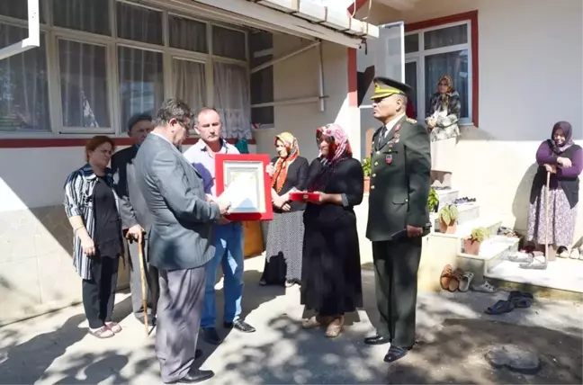 Şehidin Şehadet Belgesi Ailesine Teslim Edildi