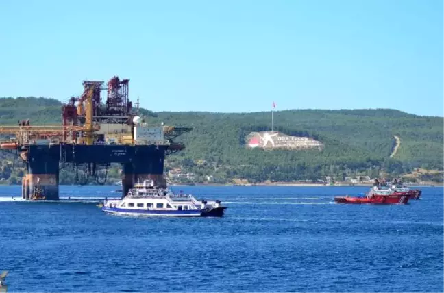 Dev Platform Çanakkale Boğazı'ndan Geçti