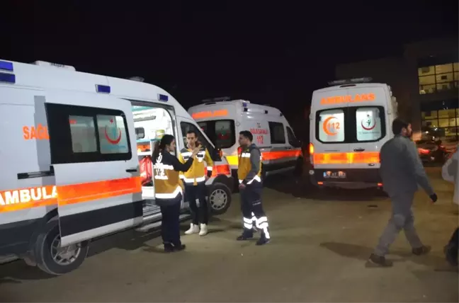 Iğdır'da Kaçak Göçmenleri Taşıyan Minibüs Devrildi: 26 Yaralı