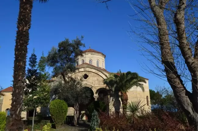 Trabzon'da Fatih Camii'nde Yapılan Çalışmanın Bir Benzerinin Ayasofya İçin Düşünülmesi Tepkilere...