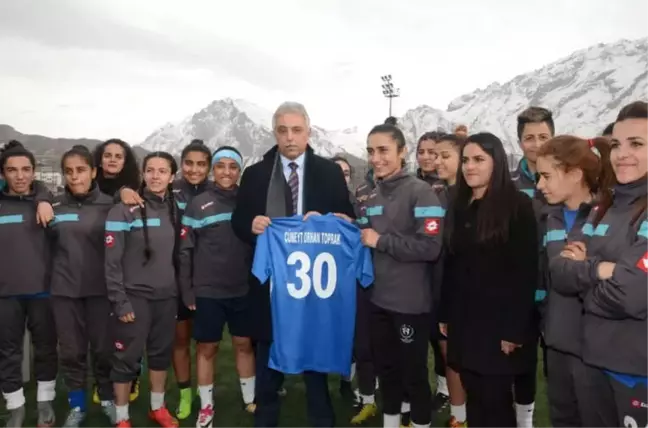 Hakkarili Kadın Sporculara Malzeme Desteği