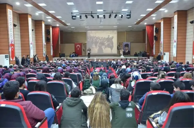 Tarihçi-Yazar Talha Uğurluel'den Öğrencilere