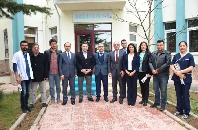 Başkan Bakıcı'dan Sağlık Çalışanlarına Karanfilli Kutlama