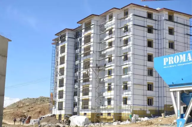 Yüksekova'daki 3 Bin 63 Konut Hızla Yükseliyor