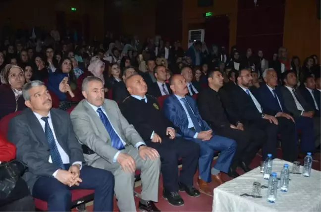 Yüksekova'da Yılsonu Sergisi