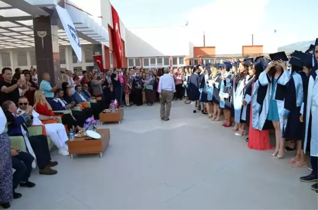 Adü Didim Myo'da Mezuniyet Sevinci