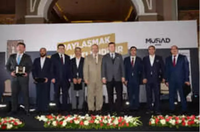 MÜSİAD İzmir, 'İş Dünyasını Geleneksel İftar Programı'nda buluşturdu