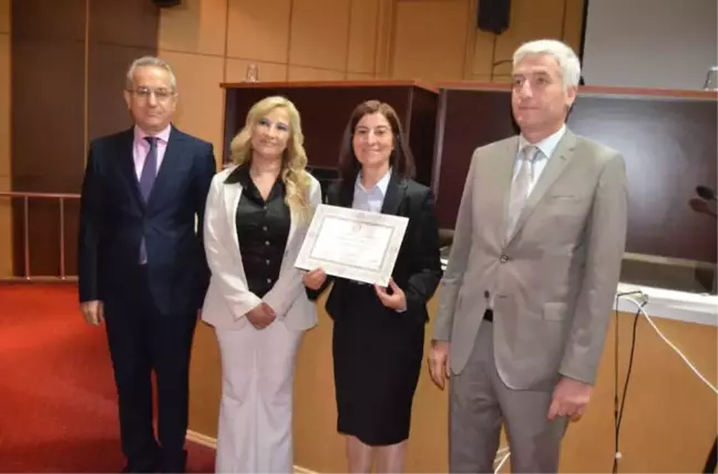 AK Parti'li Aksal Mazbatasını Aldı