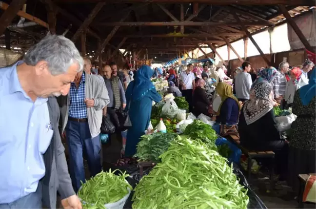 Marketi Pahalı Bulan Kadınlar Hali'ne Akın Etti