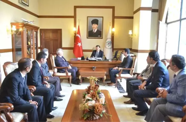 Köy ve Mahalle Muhtarları Vali Arslantaş'ı Ziyaret Etti