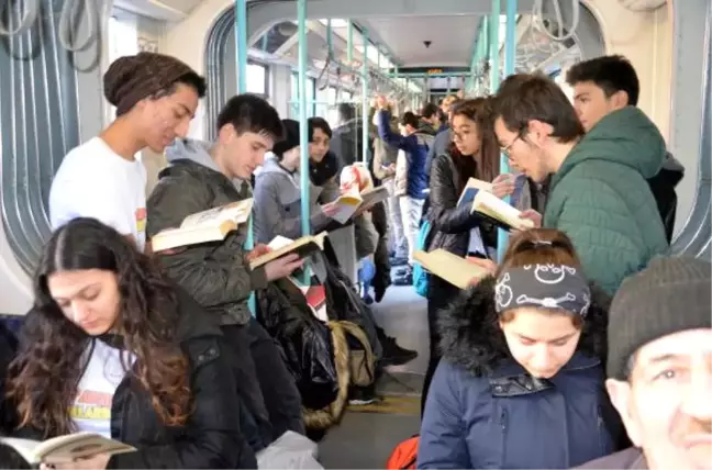 Kitap Avcıları' Tramvay ile Sultanahmet'e Gitti