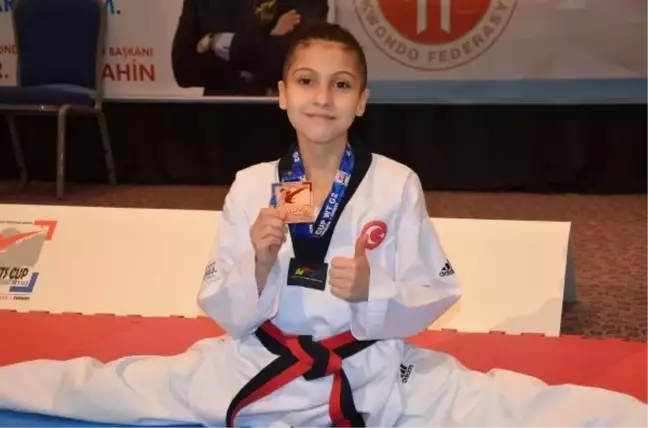 Nehir Gümüş Tekvandoda Üçüncü Oldu