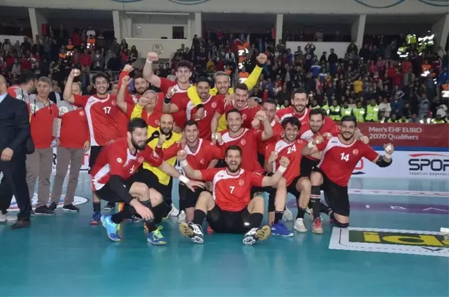 Hentbolda A Milliler Yunanistan'ı 26-23 Mağlup Etti