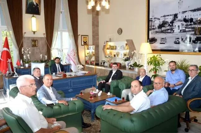 MÜSİAD İzmir'in il sağlık müdürüne ziyaretinde iş birliği mesajları