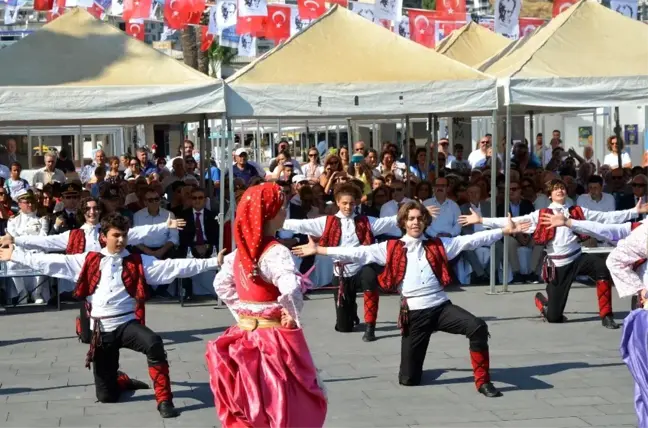 Kuşadası'nda Kurtuluş Bayramı coşkusu
