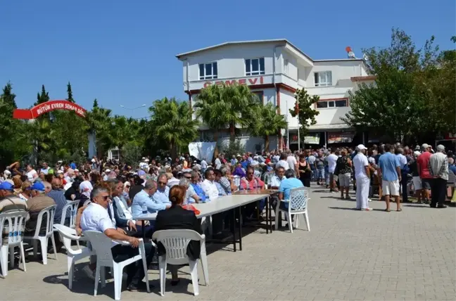 Didim Cemevi'nden aşure hayrı