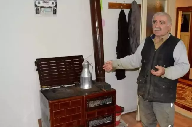 Sobadan kurduğu tesisatla tüm evini ısıtıyor