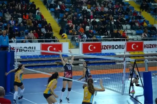Kuzeyboru sahasında PTT'yi 3-0 mağlup etti