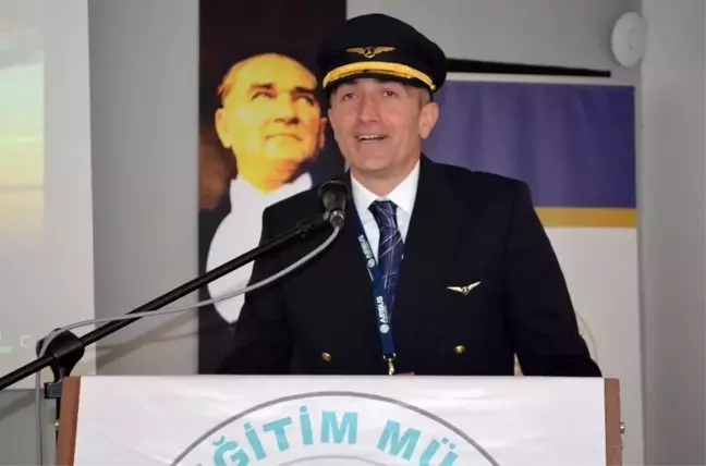 Türkiye'nin ilk 100 pilotundan Pilot Serdar Can öğrencileri bilgilendirdi
