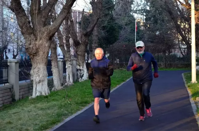 40 yıldır koşuyor, şimdi yarışa hazırlanıyor