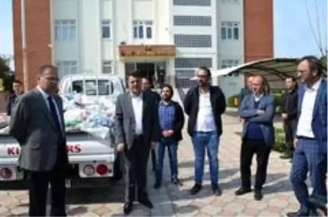 Didim AK Parti ihtiyaç sahipleri için 100 koli yardım topladı