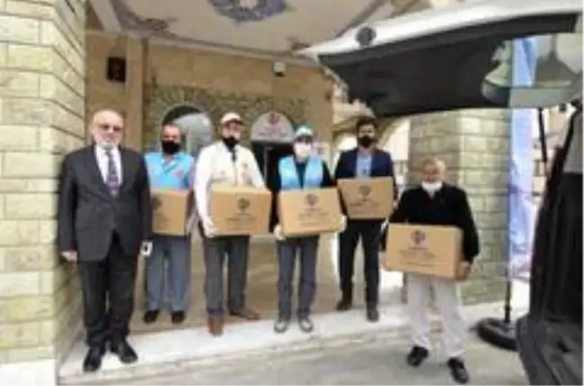 Konya'da sağlık çalışanlarına kandil ikramı