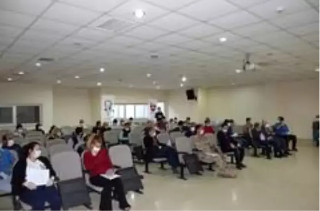 Kaymakam Demir, berber ve kadın kuaförleri ile bir araya geldi
