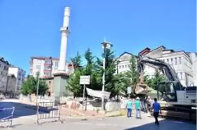 Kıblesi yanlış cami 64 yıl sonra yıkıldı