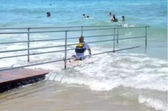 Kuşadası'nda engelsiz plajlar oluşturuldu