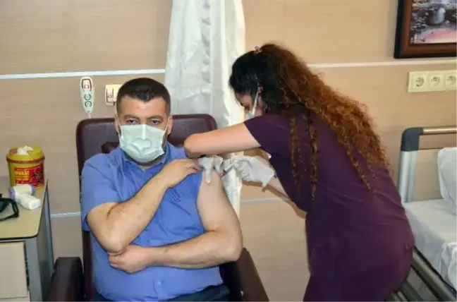 Son dakika haberleri: Muş'ta aşılama başladı; 28 gün sonra ikinci doz için mesaj gönderilecek