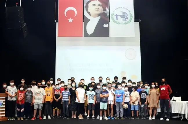BOZÜYÜK'TE ÇOCUKLARA SPOR YAPMANIN FAYDALARI ANLATILDI 27 2021, 16: 28