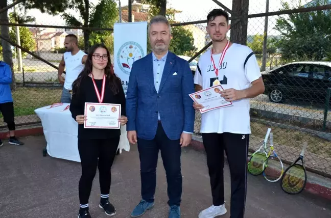19 Mayıs ilçesinde tenis turnuvası