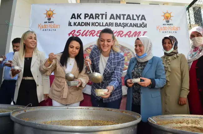 AK Parti Antalya Kadın Kolları'ndan yangınzedelere aşure ikramı