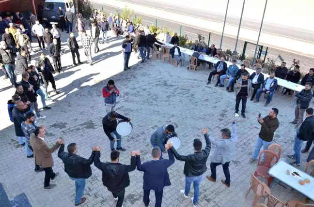 Tes-İş Sendikası'nda seçim zaferine halaylı kutlama