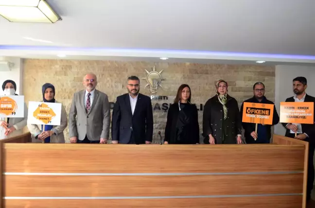 Aydın'da AK Partili kadınlardan kadına yönelik şiddete tepki