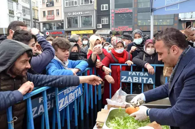 Ordu'da 2 ton hamsi, vatandaşlara ikram edildi