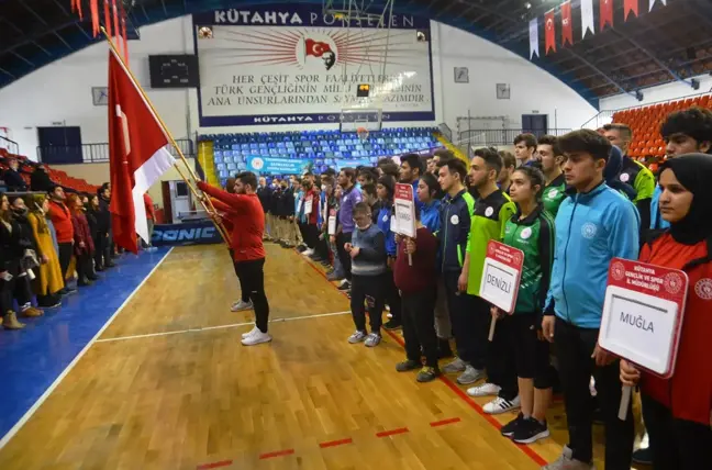 KYK'li gençler masa tenisi bölge turnuvası sona erdi