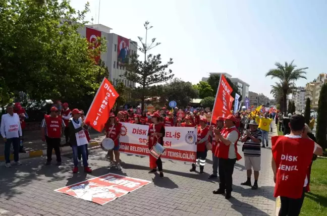 Didim'de 1 Mayıs meydanda kutlandı